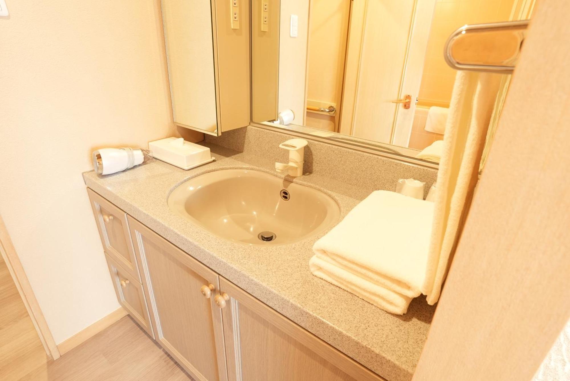 Hotel Alpha Inn Акіта Екстер'єр фото
